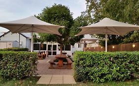 Kootingal Hotel